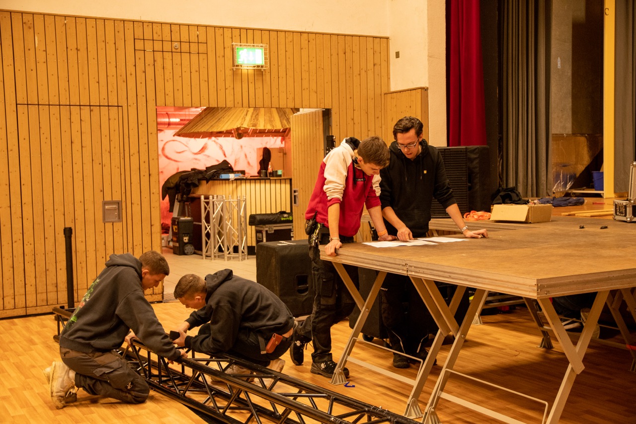 db-partytechnik Team bei der Arbeit